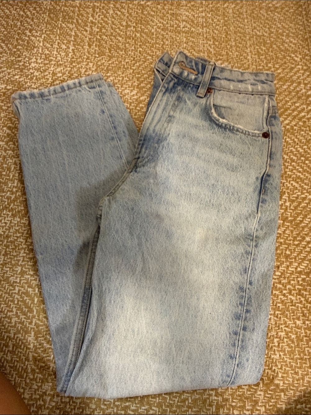Zara Classic Light Blue Straight-Leg Jeans moms fit! 34 or 2 us . Like new